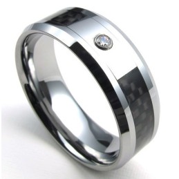 Elegant Form, Färg Och Briljans För En Långvarig Titanring