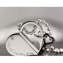 We Go Togethers For Love - Moderiktigt Titanhalsband Med Hänge