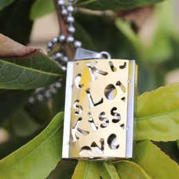 Kyss Kärlek Gåvor Till Din Pojkvän Titan Halsband Hänge