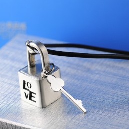 Mode Kärlek Titan Lås Halsband Hänge