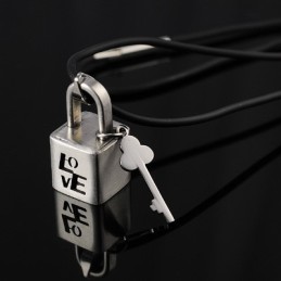 Mode Kärlek Titan Lås Halsband Hänge