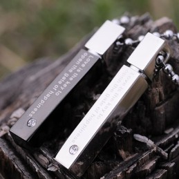 Moderiktiga Kubformade Raffinerade Älsklingälskare Titanhalsbandhängen