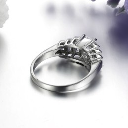 Stabil Kvalitet Kvinnlig Titanring Med Strass