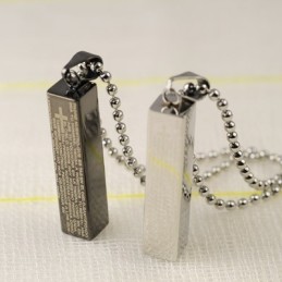 Moderiktigt Kubiskt Titanhalsband För Par, Hänge