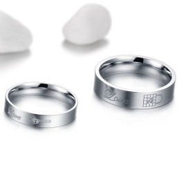 Högkvalitativ Titanring För Älskare Med Strass