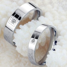 Högkvalitativ Titanring För Älskare Med Strass