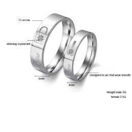 Högkvalitativ Titanring För Älskare Med Strass