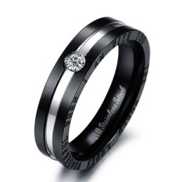 Pålitlig Titanring Av Hög Kvalitet För Älskare Med Strass