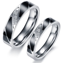 Högkvalitativ Titanring För Älskare Med Diamant