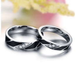 Högkvalitativ Titanring För Älskare Med Diamant