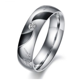Högkvalitativ Svart Titanring För Älskare Med Diamant