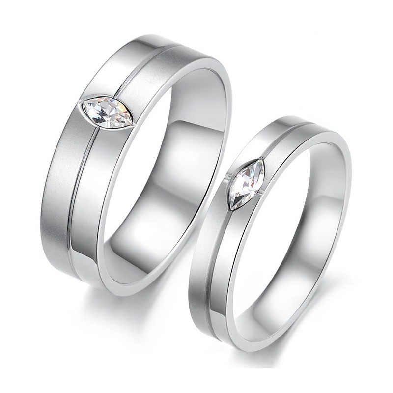 Högkvalitativ Titanring För Älskare Med Strass Högkvalitativ Titanring För Älskare Med Strass