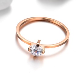Pålitlig Titanring Av Hög Kvalitet För Älskare Med Strass