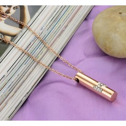 Brett Utbud Av Titanhalsband För Kvinnor