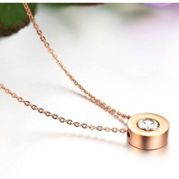 Stabilt Titanhalsband Av Stabil Kvalitet För Kvinnor Med Strass