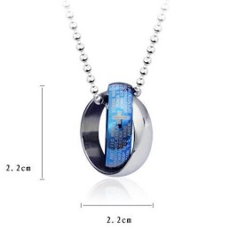 Blå Och Silverfärgade Korsbibelringar Titanhänge Och Halsband