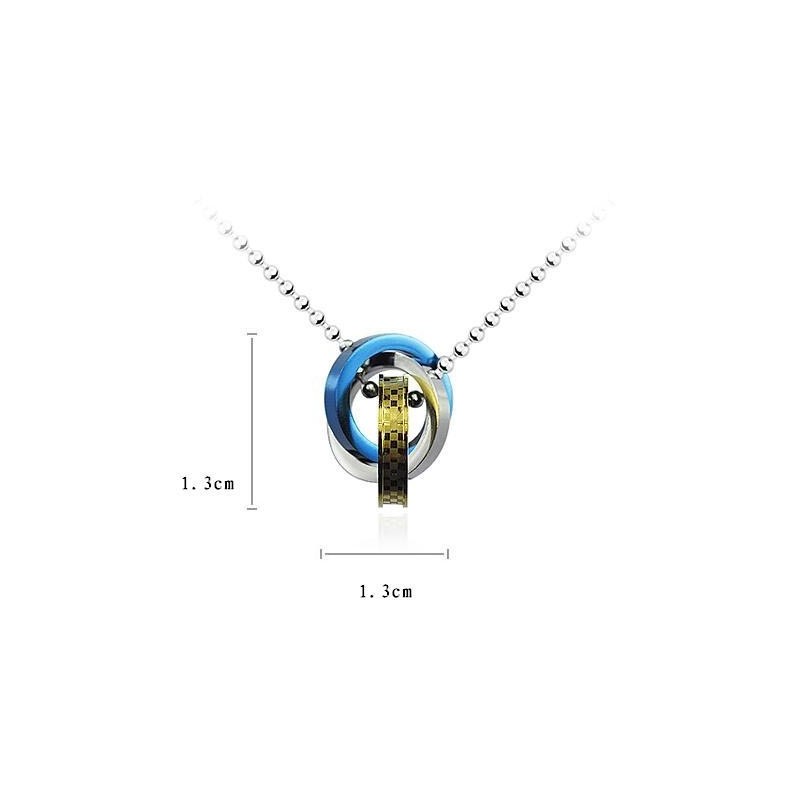 Moderiktigt Trefärgat Ringhänge Och Titanhalsband Moderiktigt Trefärgat Ringhänge Och Titanhalsband