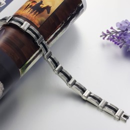 Att Ha En Lång Historia Manligt Titanarmband