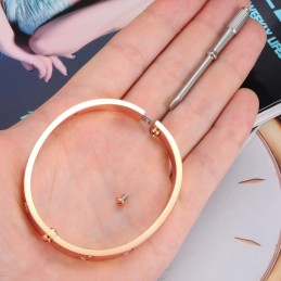 To Have A Long Story Damarmband I Titan Med Strass