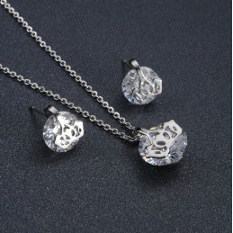 Pålitligt Kvalitets Titanhalsband Och Örhängen För Kvinnor Med Strass