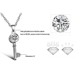 Brett Utbud Av Platinapläterat Titanhalsband Med Strass Och Lås För Kvinnor