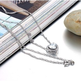 Pålitligt Kvalitetshalsband För Kvinnor Med Älskling I Platina Och Titan Med Strass