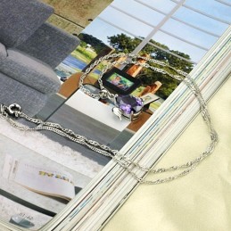 Brett Utbud Av Retro Halsband I Platinapläterad Titan För Kvinnor