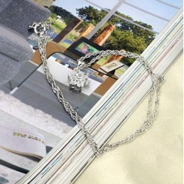 To Have A Long Story Halsband För Kvinnor I Platinapläterat Titan Med Strass