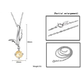 Tillförlitligt Kvalitetshalsband För Kvinnor Med Vingformad Platinaplätering I Titan Och Strass