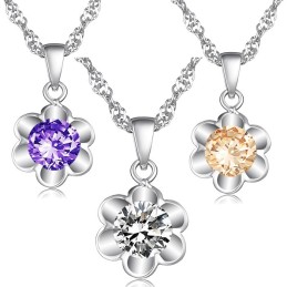 Drottningen Av Kvalitet Kvinnligt Halsband I Ren Platinaplätering I Titan Med Diamanter