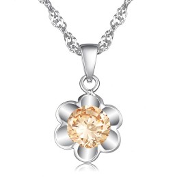 Drottningen Av Kvalitet Kvinnligt Halsband I Ren Platinaplätering I Titan Med Diamanter