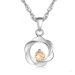Kvalitets- Och Kvantitetsgaranterat Elegant Halsband I Platinapläterad Titan Med Diamanter För Kvinnor
