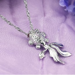 Lättanvänt Halsband I Titan Med Fiskform Och Platinaplätering För Kvinnor