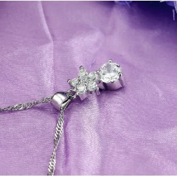 Drottningen Av Kvalitet, Kvinnlig Stjärna, Platinapläterat Titanhalsband Med Strass