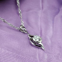 Högkvalitativt Halsband I Titan Med Fjäderform Och Platinaplätering För Kvinnor