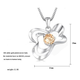 Utmärkt Kvalitetshalsband För Kvinnor I Platinaplätering Med Diamanter I Titan