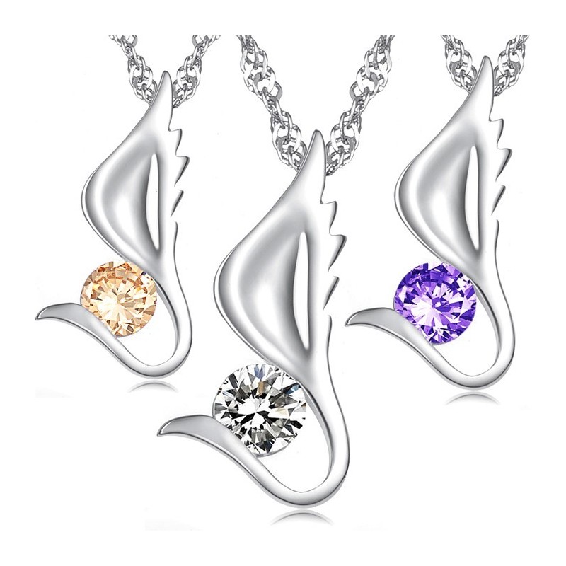 Drottningen Av Kvalitet, Vingformat Halsband I Platinapläterat Titan Med Diamanter För Kvinnor Drottningen Av Kvalitet, Vingformat Halsband I Platinapläterat Titan Med Diamanter För Kvinnor