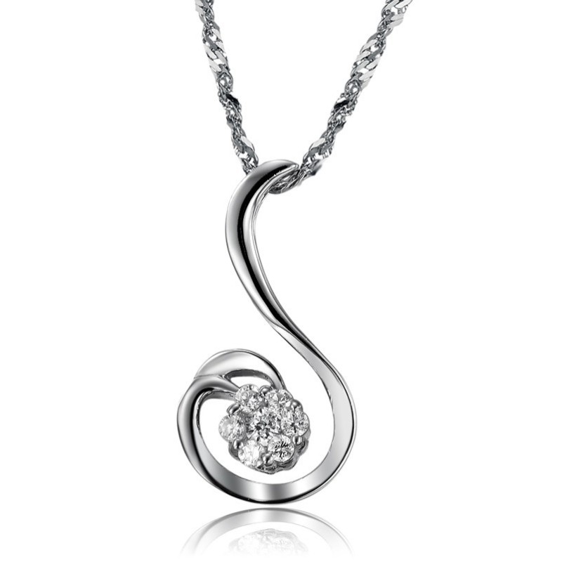 Högkvalitativt Halsband I Titan Med Phoenix-Formad Platinaplätering För Kvinnor Högkvalitativt Halsband I Titan Med Phoenix-Formad Platinaplätering För Kvinnor