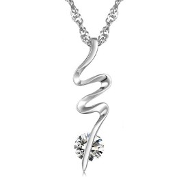 Välkänt För Sin Fina Kvalitet, Platinapläterat Titanhalsband Med Diamanter För Kvinnor