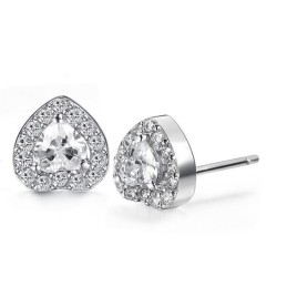 Att Njuta Av Högt Rykte Hemma Och Utomlands Platinapläterade Titanörhängen Med Diamanter För Kvinnor