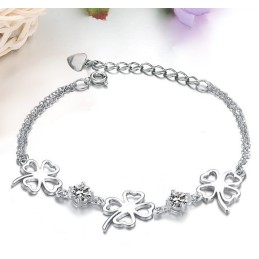 Drottningen Av Kvalitet, Kvinnligt Klöverformat Platinapläterat Titanarmband Med Diamanter
