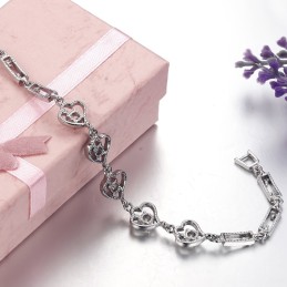 Kvalitets- Och Kvantitetsgaranterat Platinapläterat Titanarmband Med Diamanter För Kvinnor