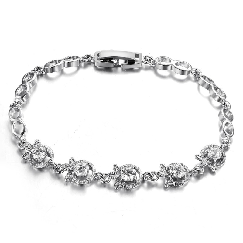 Kvalitets- Och Kvantitetsgaranterat Armband I Platinapläterad Titan Med Klöverform För Kvinnor Kvalitets- Och Kvantitetsgaranterat Armband I Platinapläterad Titan Med Klöverform För Kvinnor