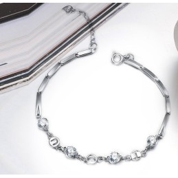 Drottningen Av Kvalitet, Platinapläterat Titanarmband Med Strass För Kvinnor
