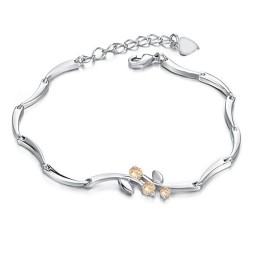 Världsberömt Platinapläterat Titanarmband Med Diamanter För Kvinnor