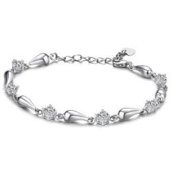 Kvalitets- Och Kvantitetsgaranterat Platinapläterat Titanarmband Med Diamanter För Kvinnor