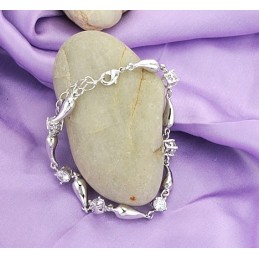 Kvalitets- Och Kvantitetsgaranterat Platinapläterat Titanarmband Med Diamanter För Kvinnor