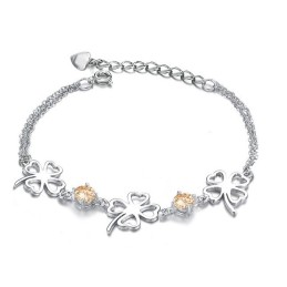 Högkvalitativt Platinapläterat Titanarmband För Kvinnor Med Klöverform Och Diamanter