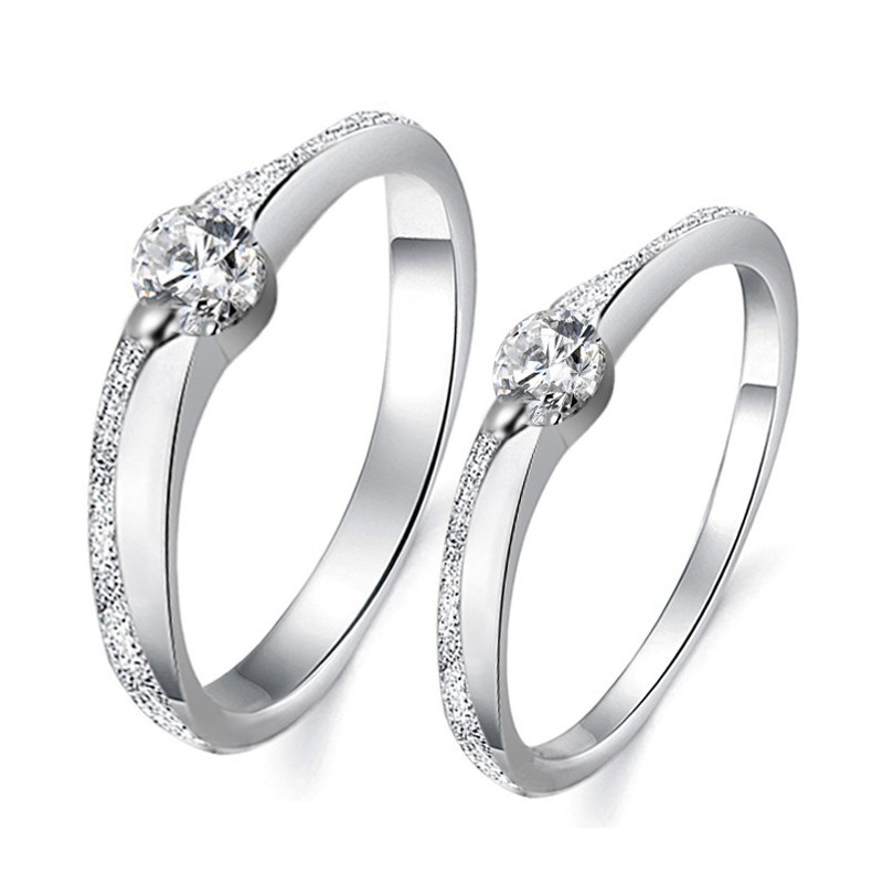 Kvalitets- Och Kvantitetsgaranterad Platinapläterad Titanring För Älskare Med Strass Kvalitets- Och Kvantitetsgaranterad Platinapläterad Titanring För Älskare Med Strass