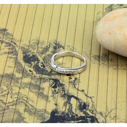 Högkvalitativ Platinapläterad Titanring För Kvinnor Med Strass